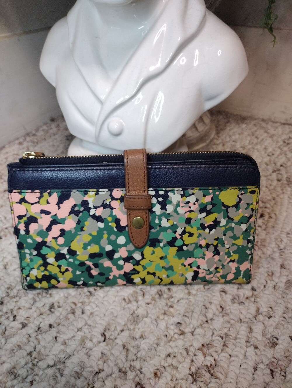 Fossil Emma Navy & Multi Abstract Floral Zip Clutch Pebbled Leather Wallet